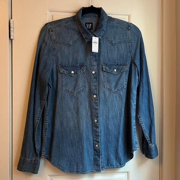 Sz S, Gap denim shirt, NWT - Picture 1 of 3